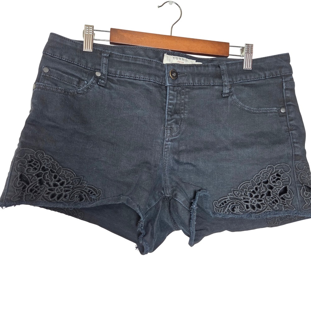Torrid Black Denim Short‎ Shorts with Lace detail Sides Size 14